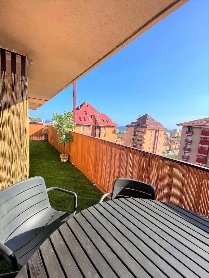 Apartamento Con Piscina Y Gran Terraza Con Vistas - Muy Cerca De La Playa, El Centro Y La Estacion Appartement Vilassar De Mar Buitenkant foto