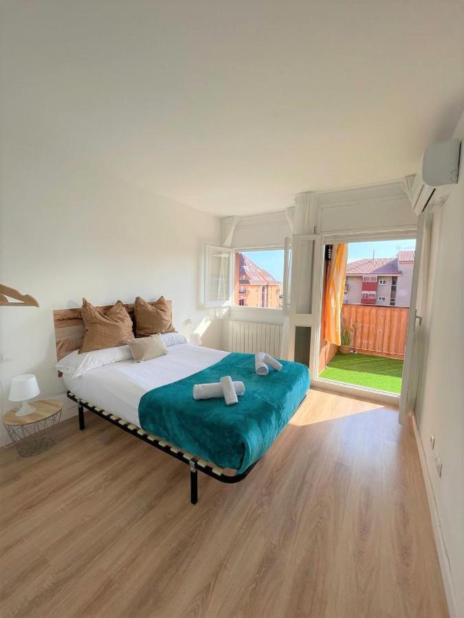 Apartamento Con Piscina Y Gran Terraza Con Vistas - Muy Cerca De La Playa, El Centro Y La Estacion Appartement Vilassar De Mar Buitenkant foto