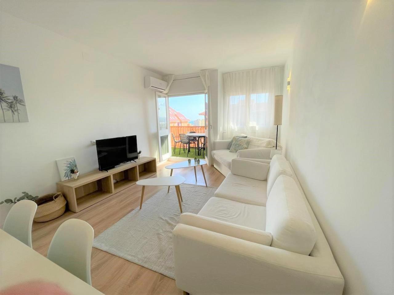 Apartamento Con Piscina Y Gran Terraza Con Vistas - Muy Cerca De La Playa, El Centro Y La Estacion Appartement Vilassar De Mar Buitenkant foto